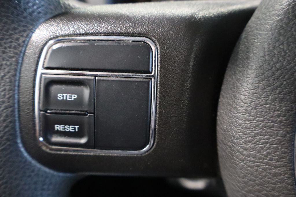 Photo 24 of this JEEP COMPASS
