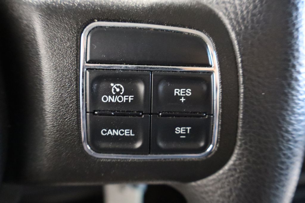 Photo 25 of this JEEP COMPASS