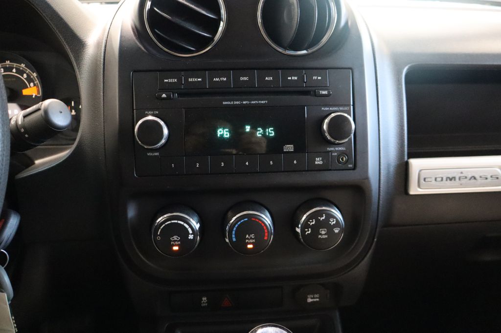Photo 28 of this JEEP COMPASS