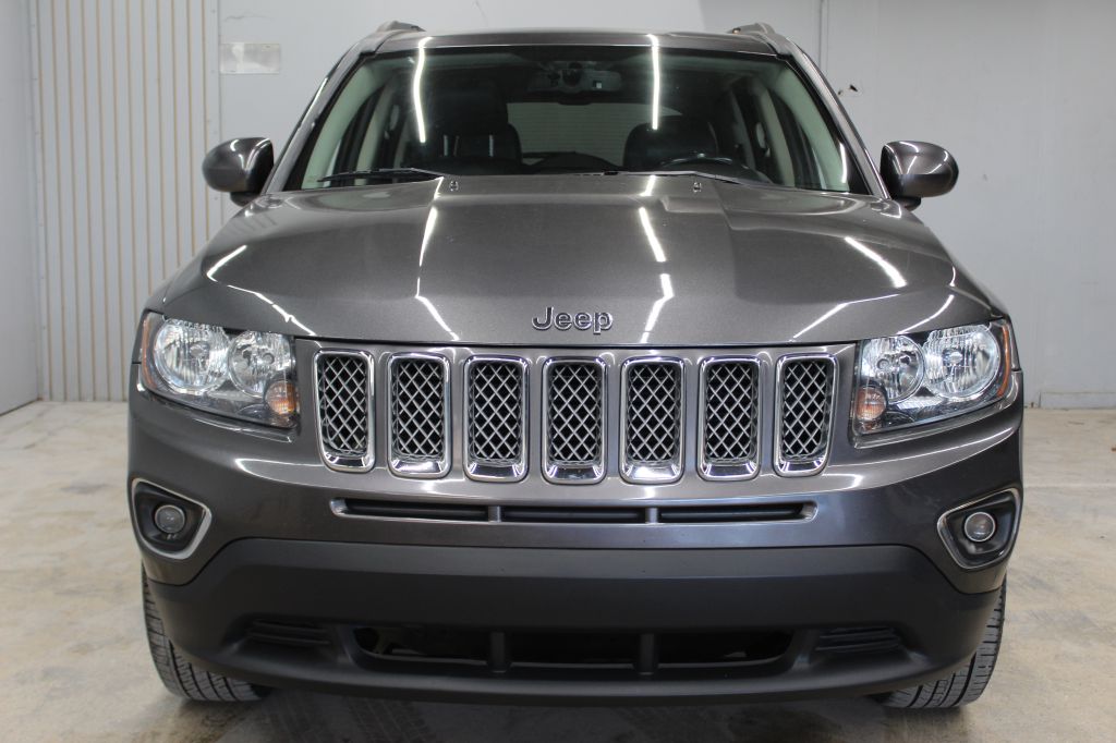 Photo 2 of this JEEP COMPASS