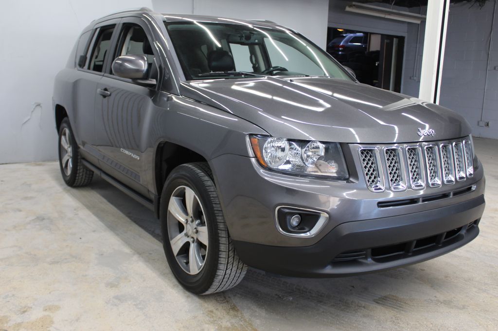 Photo 3 of this JEEP COMPASS
