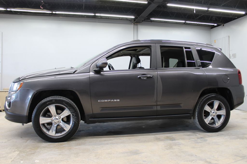 Photo 7 of this JEEP COMPASS