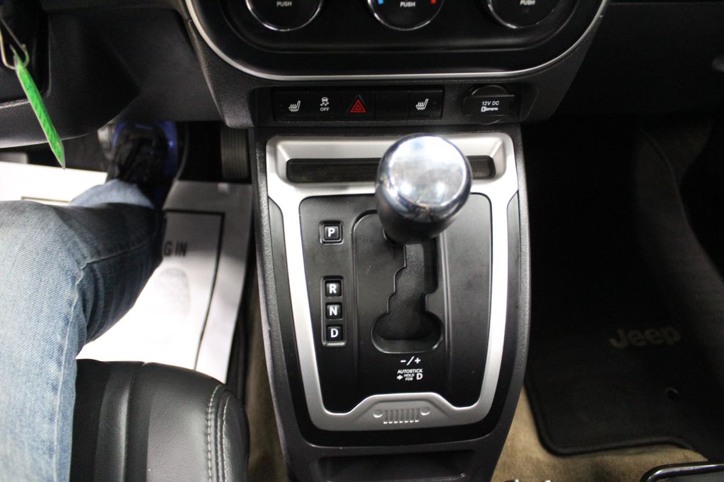 Photo 15 of this JEEP COMPASS