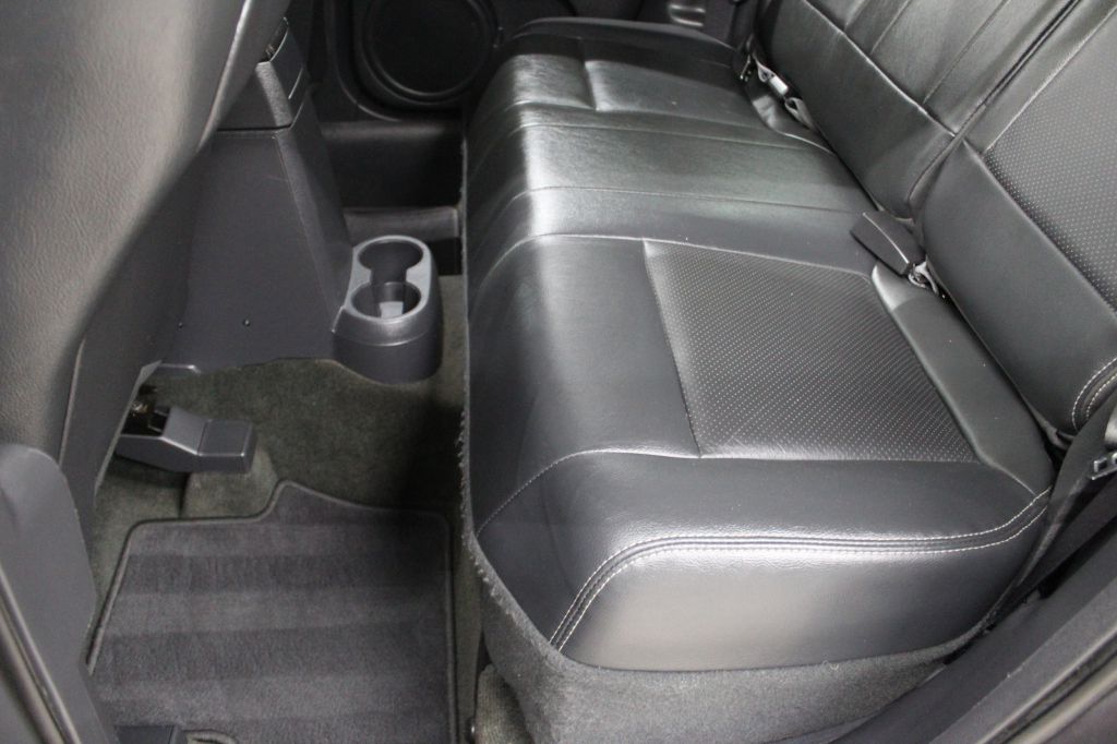Photo 19 of this JEEP COMPASS