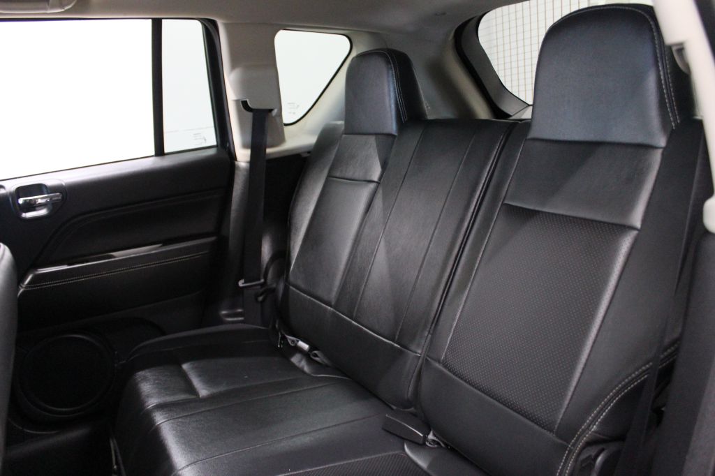 Photo 20 of this JEEP COMPASS
