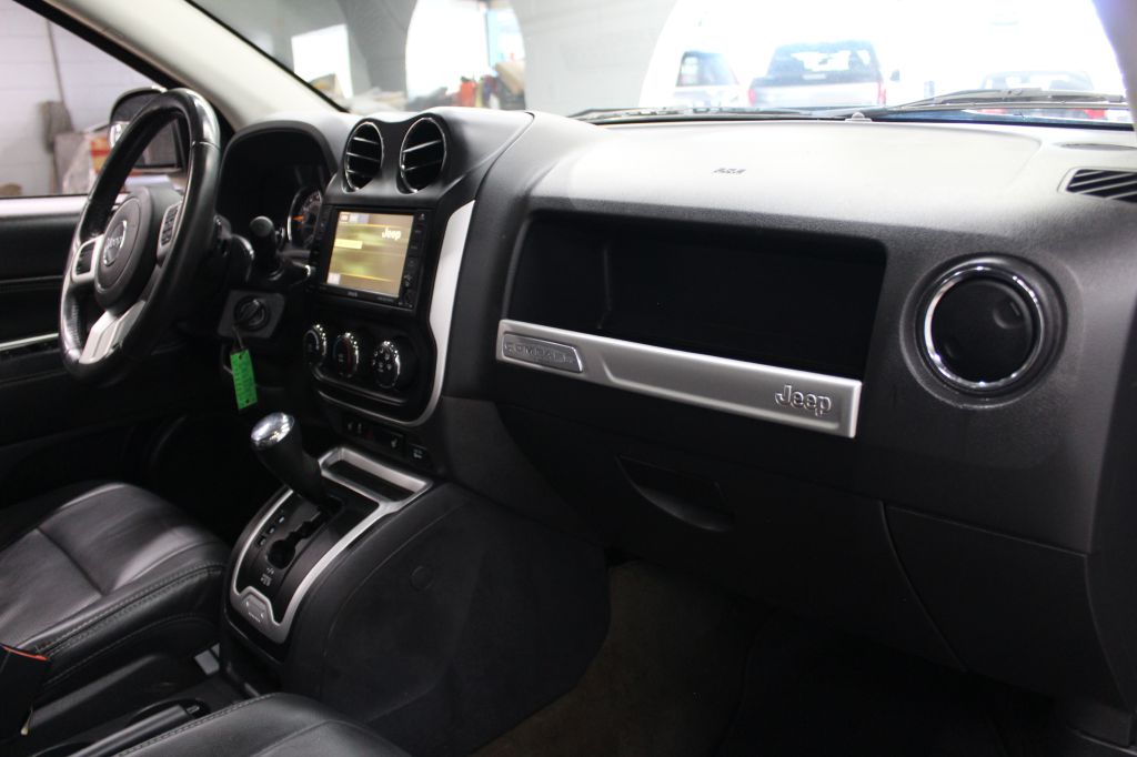 Photo 21 of this JEEP COMPASS