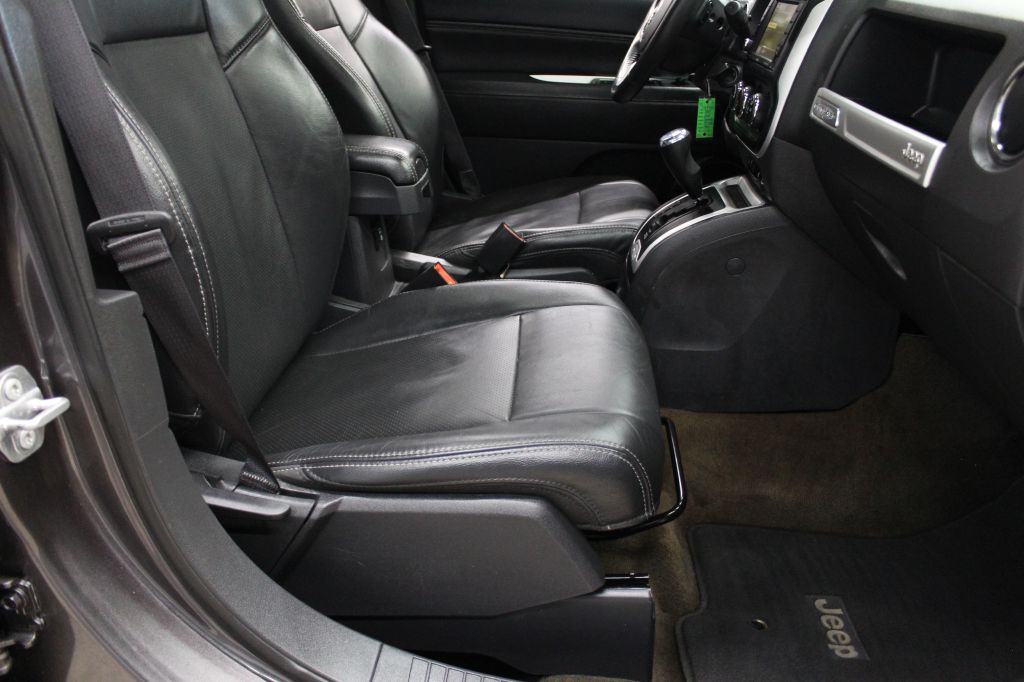Photo 22 of this JEEP COMPASS