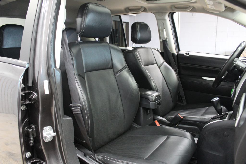 Photo 23 of this JEEP COMPASS