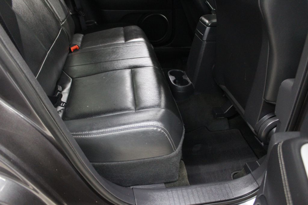 Photo 25 of this JEEP COMPASS