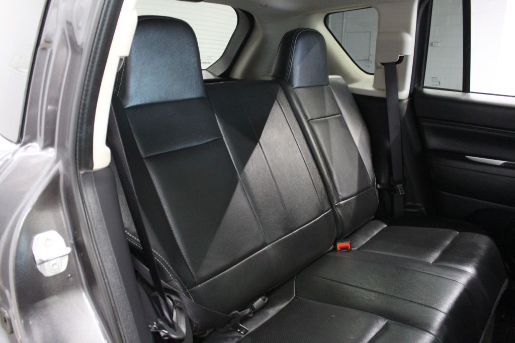 Photo 26 of this JEEP COMPASS