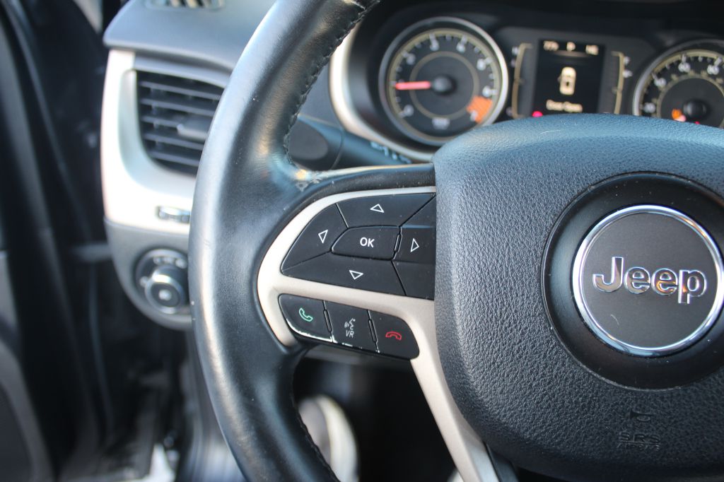 Photo 10 of this JEEP CHEROKEE