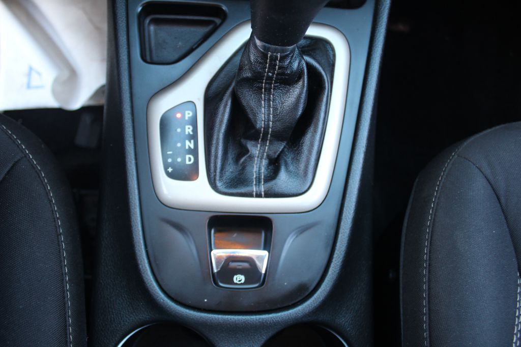 Photo 16 of this JEEP CHEROKEE