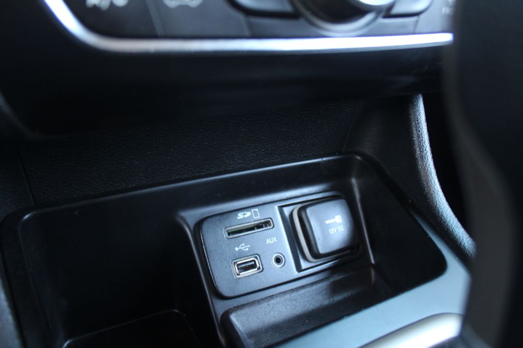 Photo 17 of this JEEP CHEROKEE