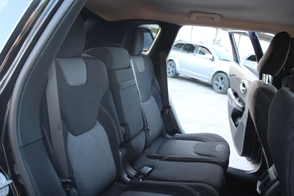 Photo 26 of this JEEP CHEROKEE