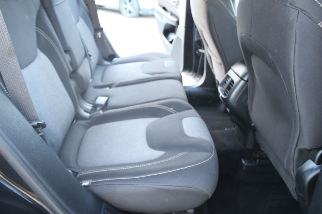 Photo 27 of this JEEP CHEROKEE