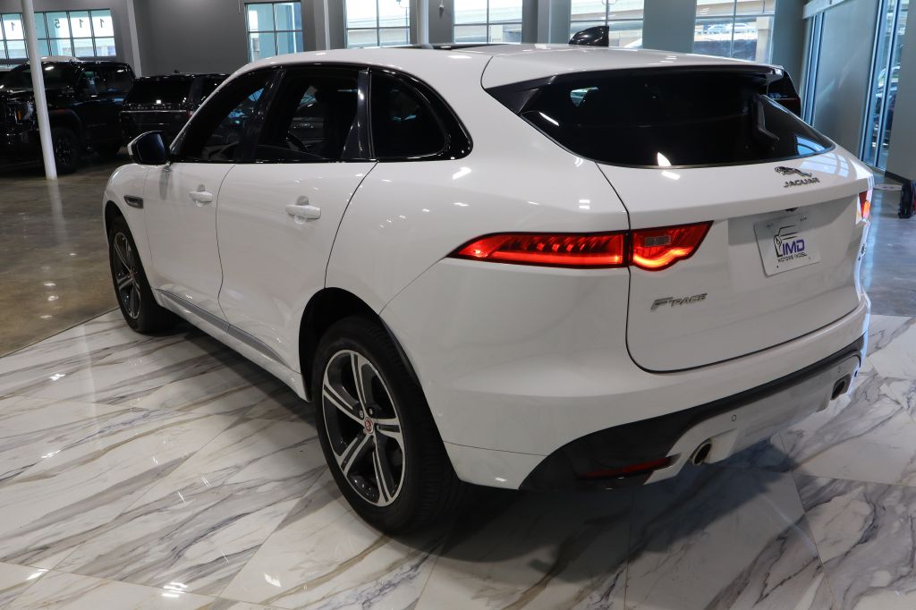Photo 7 of this JAGUAR F-PACE