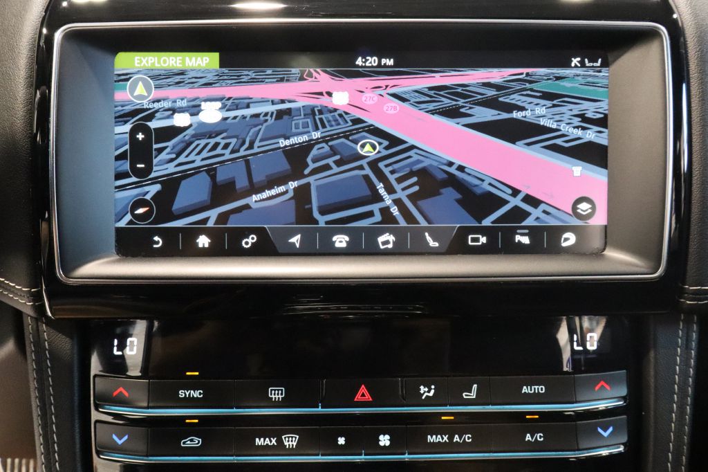 Photo 20 of this JAGUAR F-PACE