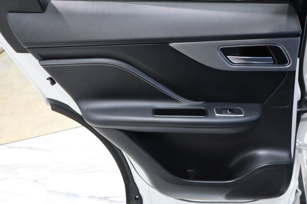 Photo 32 of this JAGUAR F-PACE