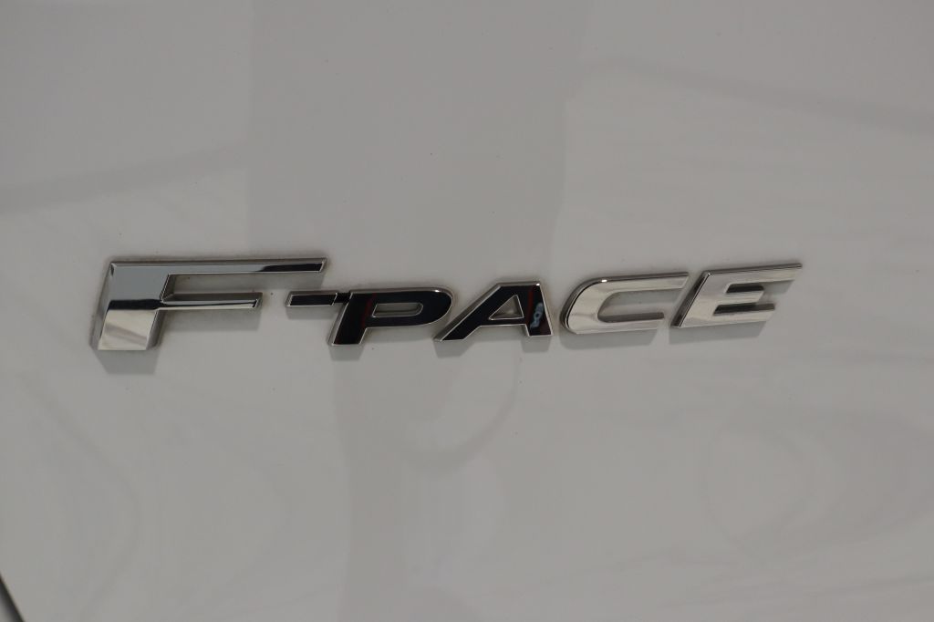Photo 35 of this JAGUAR F-PACE