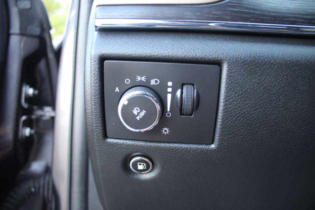 Photo 12 of this JEEP GRAND CHEROKEE