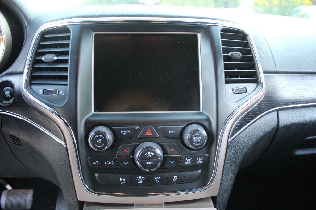 Photo 18 of this JEEP GRAND CHEROKEE