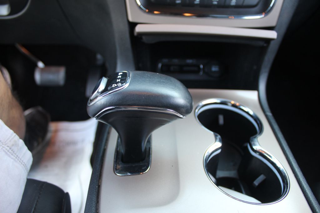 Photo 20 of this JEEP GRAND CHEROKEE