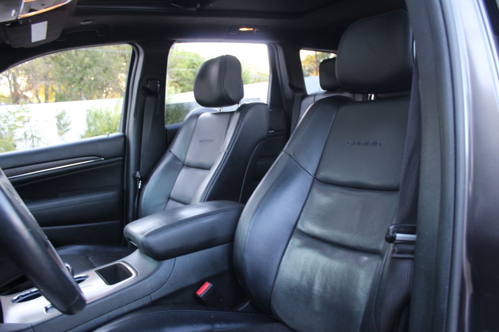 Photo 25 of this JEEP GRAND CHEROKEE