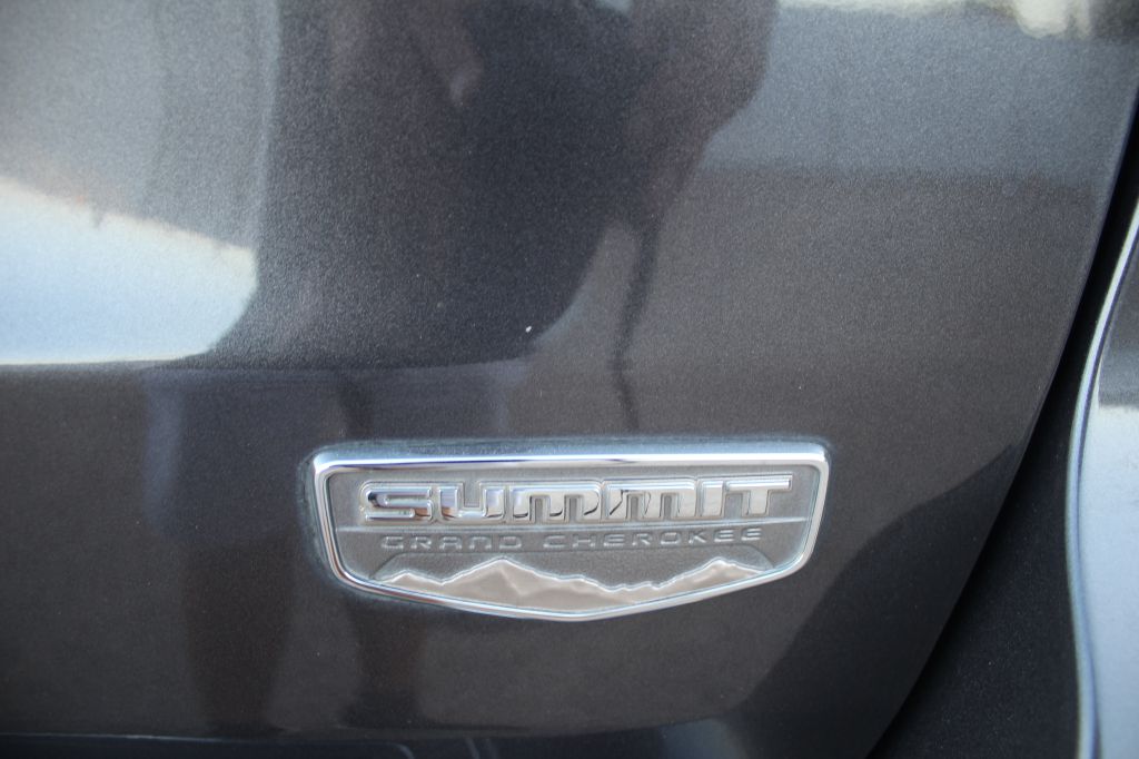 Photo 29 of this JEEP GRAND CHEROKEE