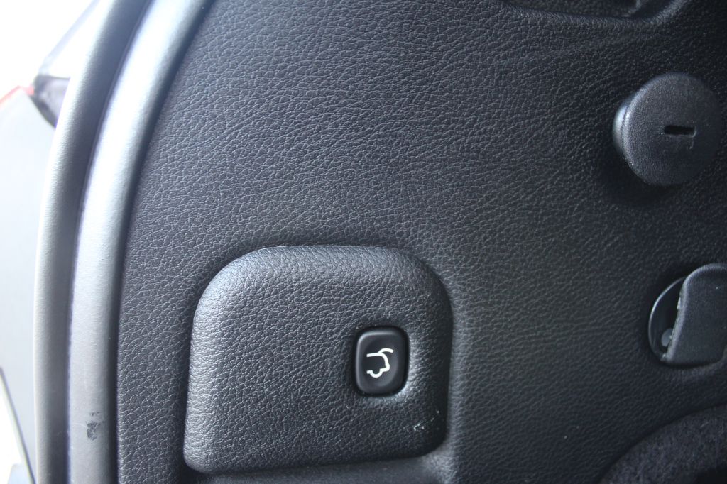 Photo 32 of this JEEP GRAND CHEROKEE