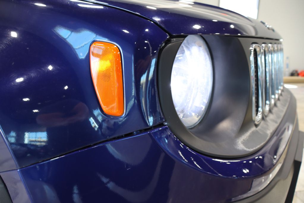 Photo 11 of this JEEP RENEGADE