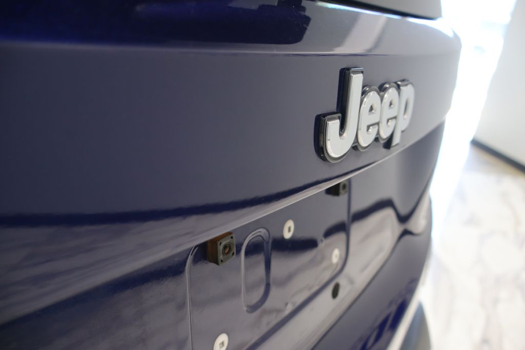 Photo 15 of this JEEP RENEGADE