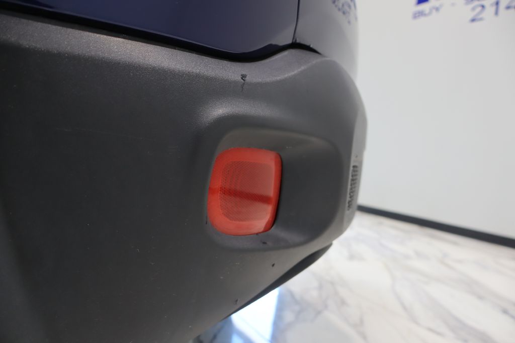 Photo 17 of this JEEP RENEGADE