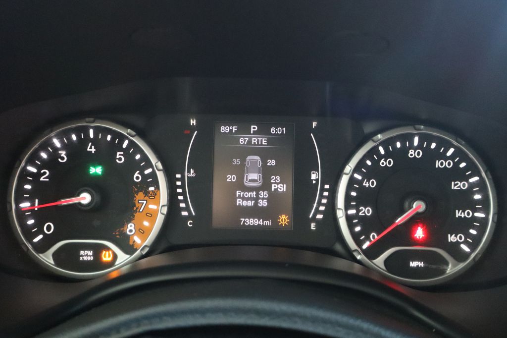 Photo 22 of this JEEP RENEGADE