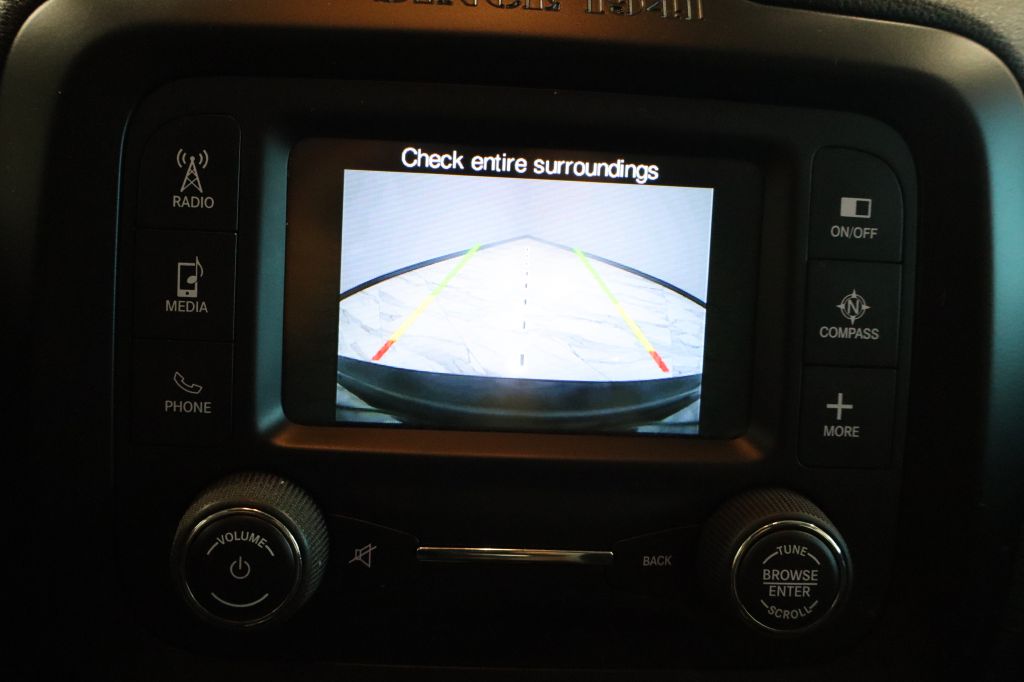 Photo 30 of this JEEP RENEGADE