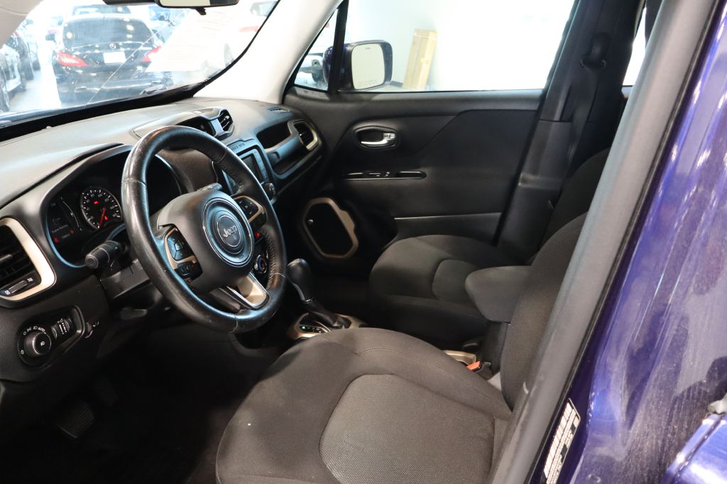 Photo 37 of this JEEP RENEGADE