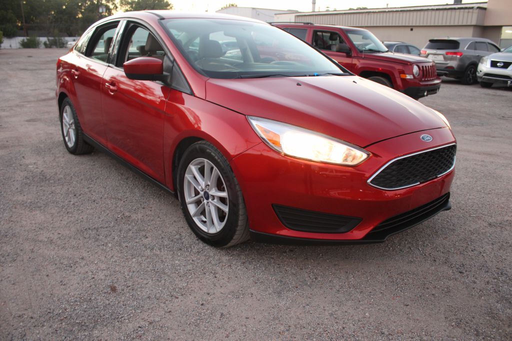 Photo 3 of this FORD FOCUS