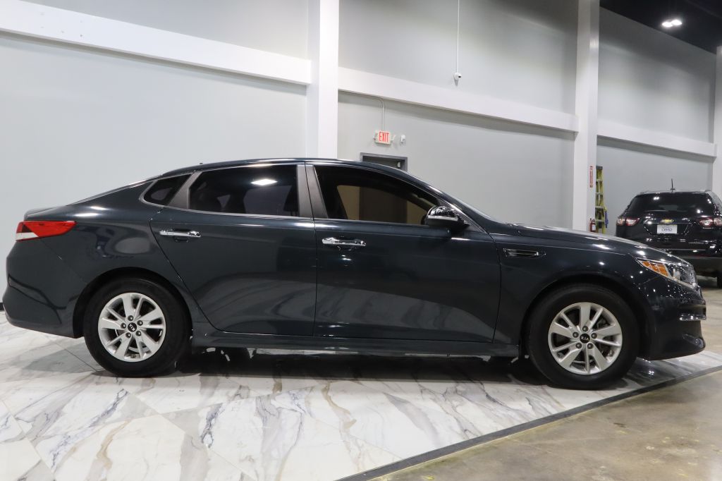 Photo 4 of this KIA OPTIMA