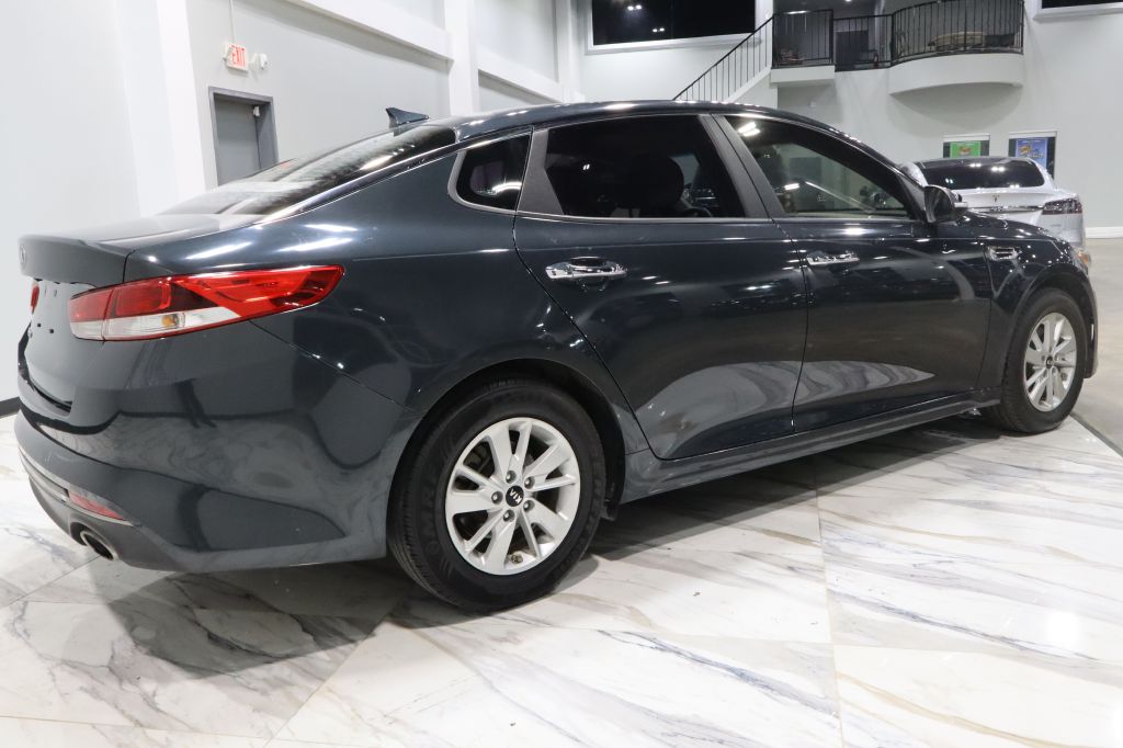 Photo 5 of this KIA OPTIMA
