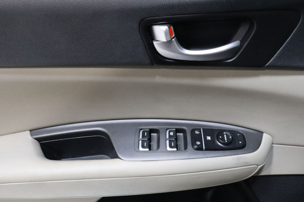 Photo 19 of this KIA OPTIMA