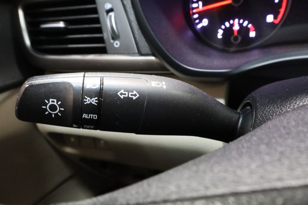Photo 21 of this KIA OPTIMA