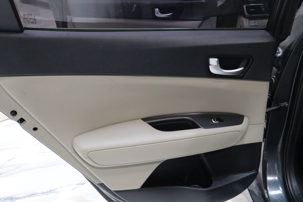 Photo 33 of this KIA OPTIMA