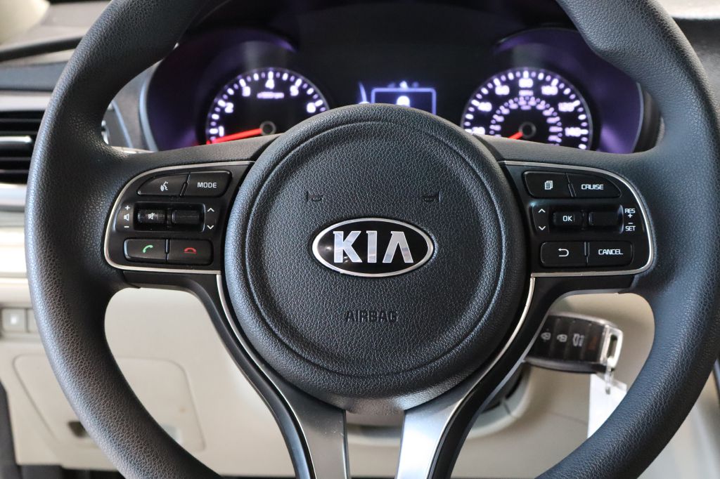 Photo 17 of this KIA OPTIMA