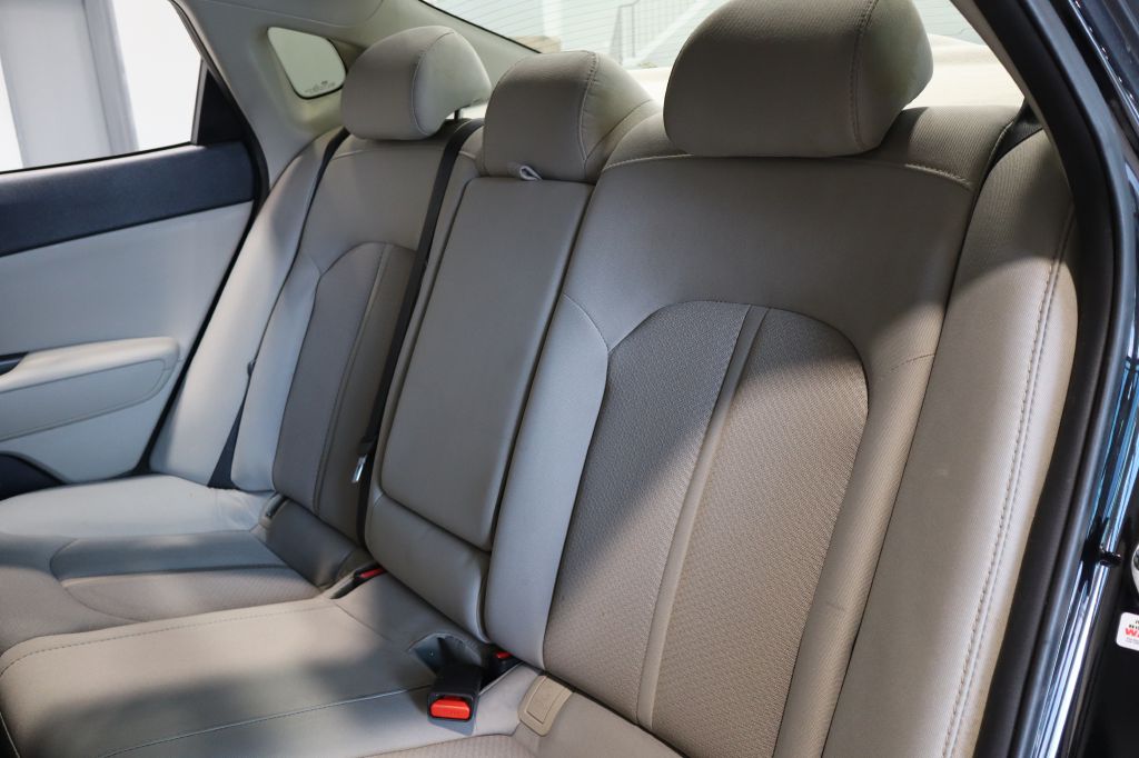 Photo 26 of this KIA OPTIMA