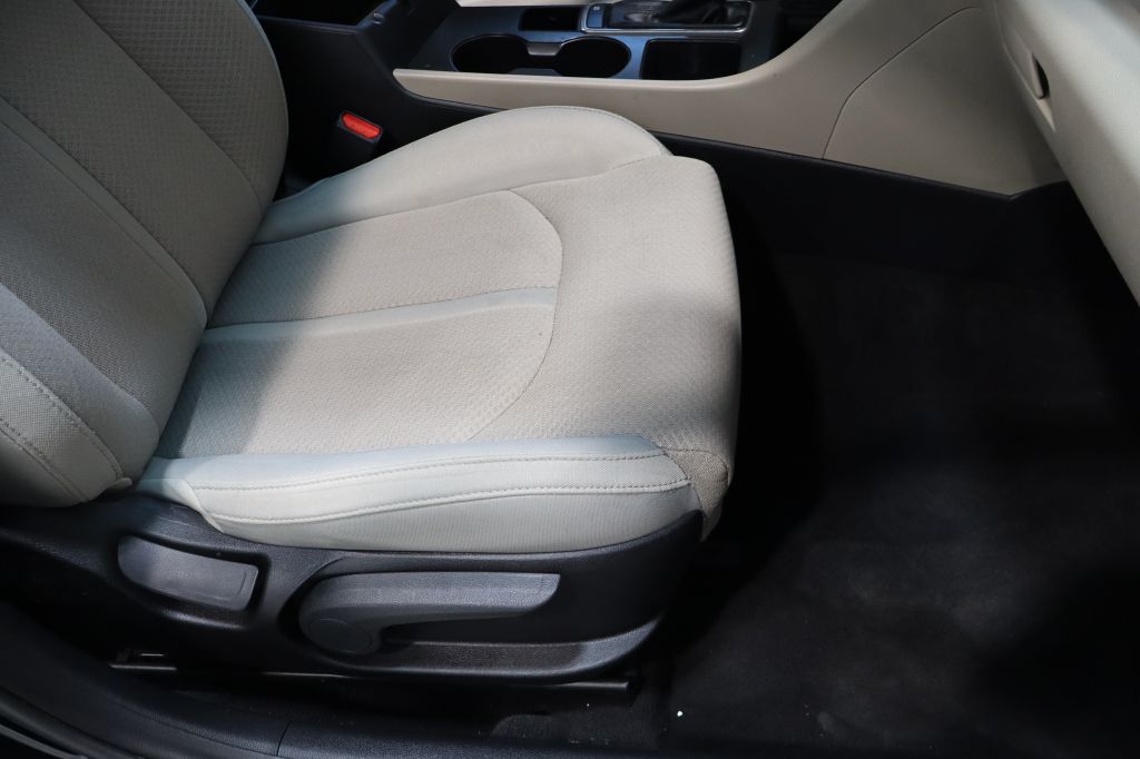 Photo 28 of this KIA OPTIMA