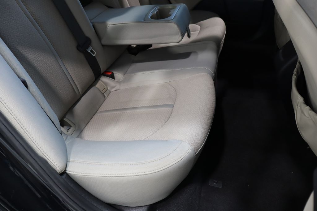 Photo 30 of this KIA OPTIMA