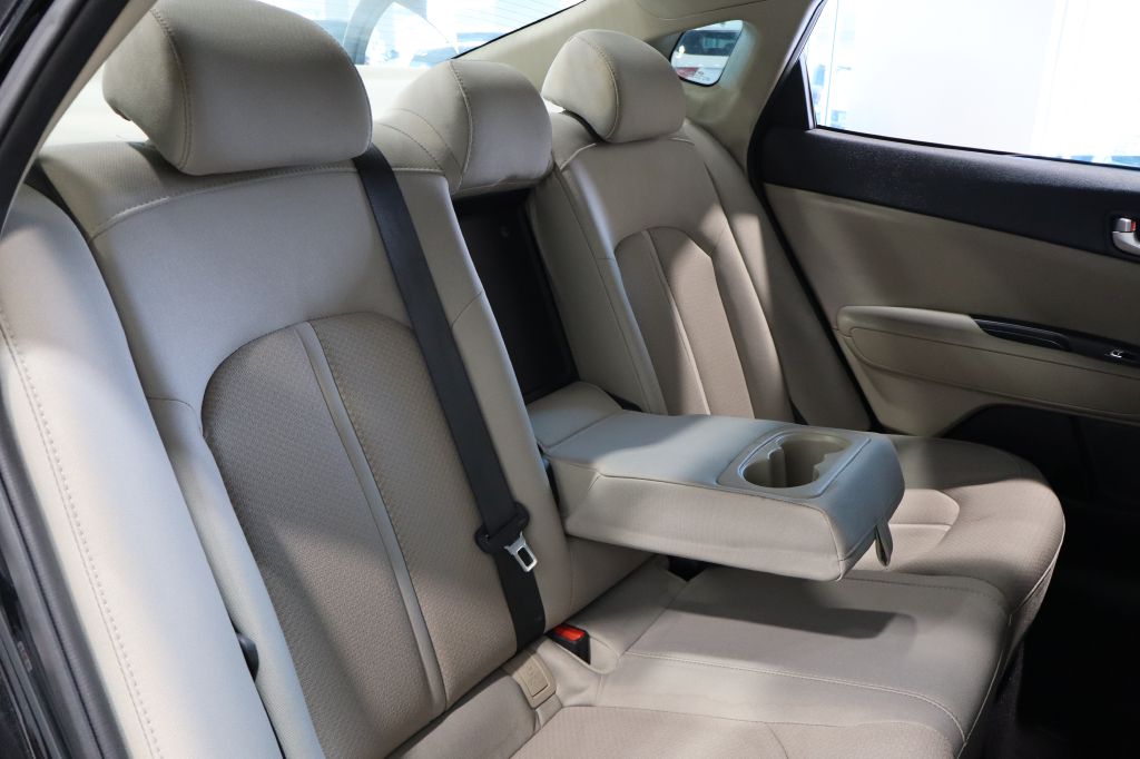 Photo 31 of this KIA OPTIMA