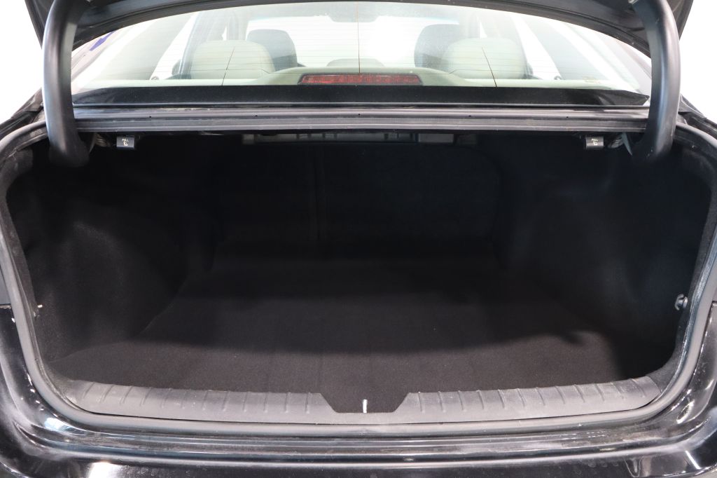 Photo 32 of this KIA OPTIMA