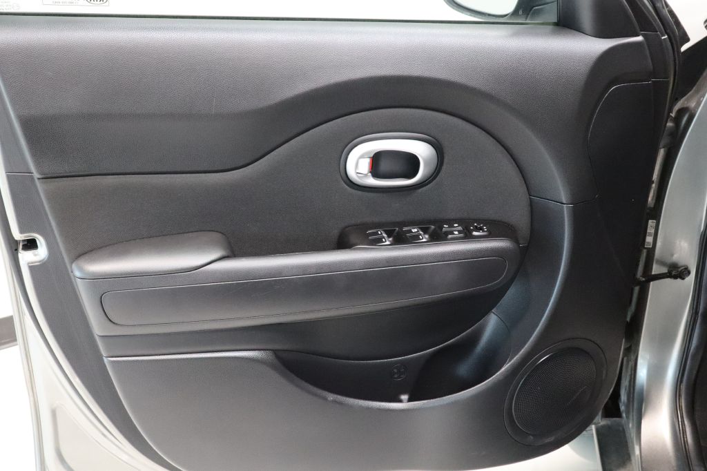 Photo 9 of this KIA SOUL