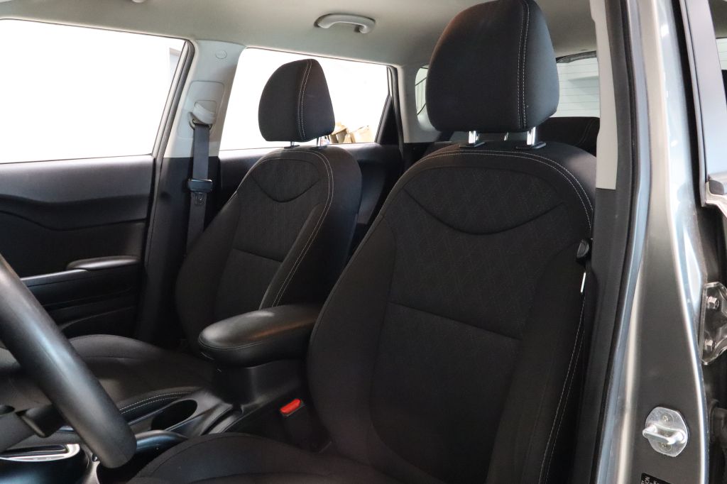Photo 21 of this KIA SOUL