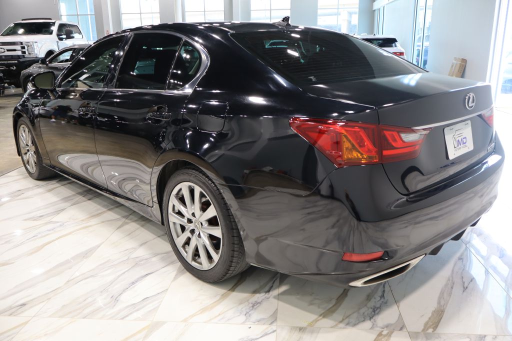 Photo 8 of this LEXUS GS